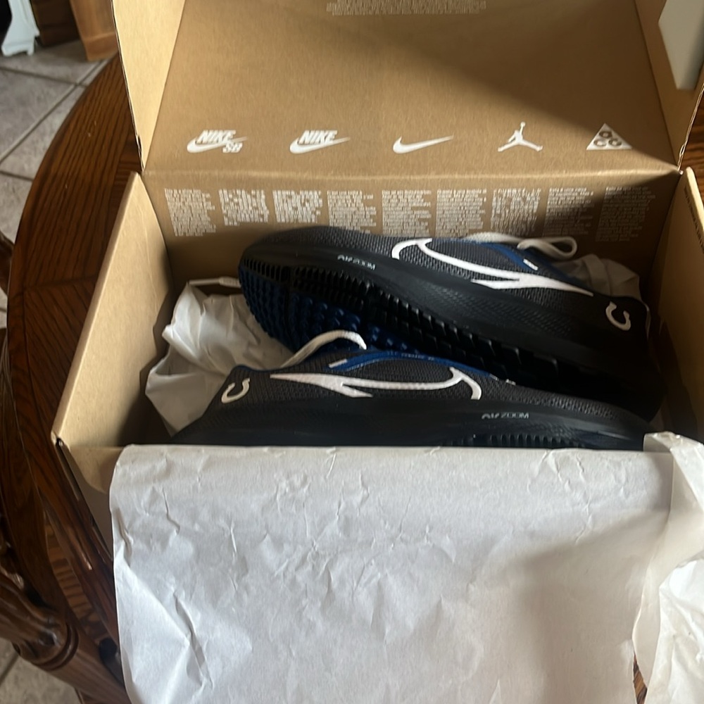 Nike Zoom Pegasus 40 Colts in Blue and Black - Picture 5 of 6